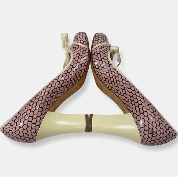 Marc Jacobs Vintage Patent Leather Fishnet‎ Pumps Size 39 - Picture 10 of 11